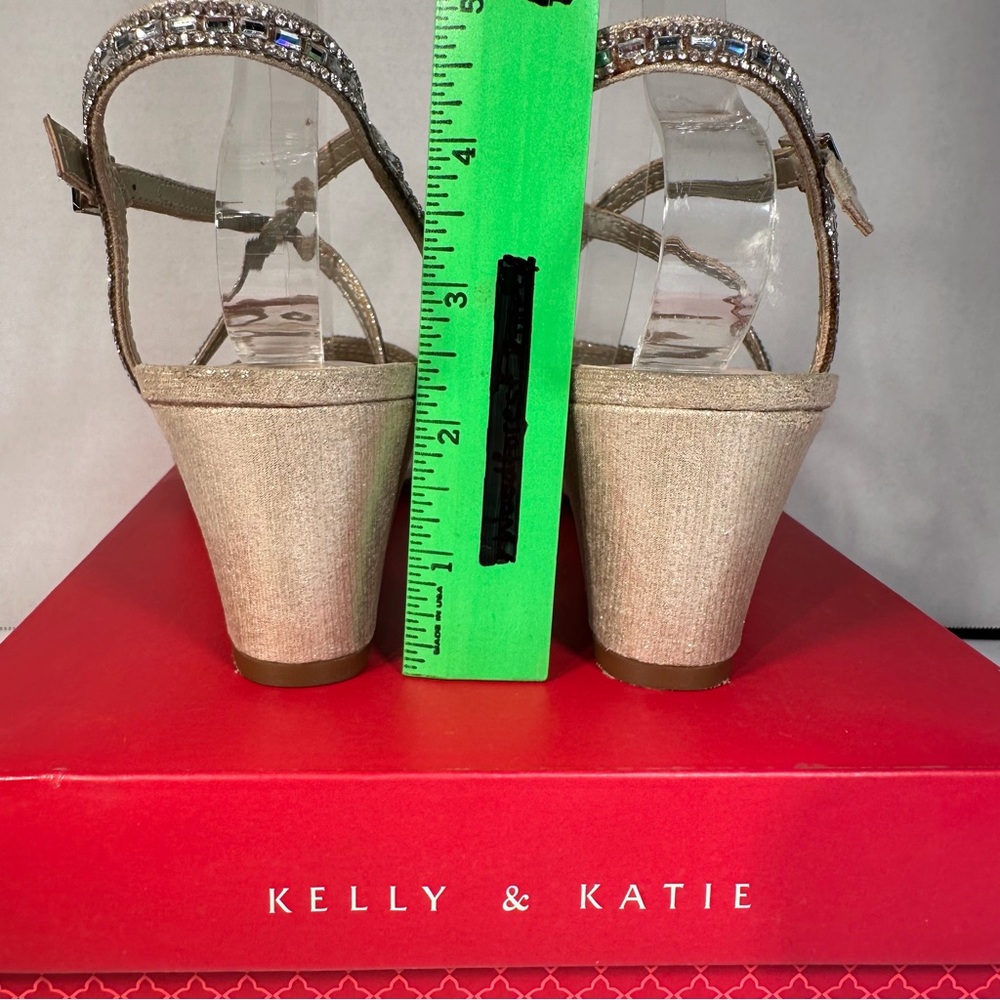 Kelly & Katie Tahada Wedge Sandal  W Size 9.5 M  Gold & Silver Tones Summer Sand - Picture 2 of 9